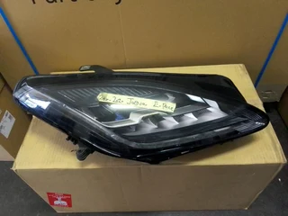 (2018-2020) Jaguar E.pace Right Side Led Xenon Headlight For Sale