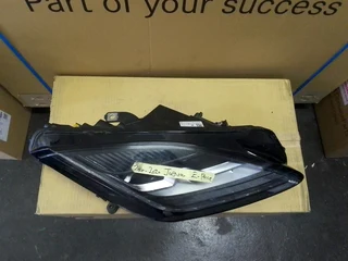 (2018-2020) JAGUAR E.PACE RIGHT SIDE LED XENON HEADLIGHT FOR SALE