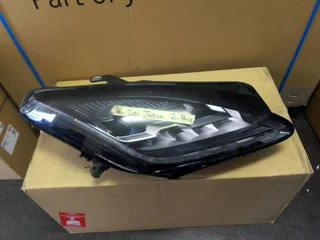 (2018-2020) JAGUAR E.PACE RIGHT SIDE LED XENON HEADLIGHT FOR SALE