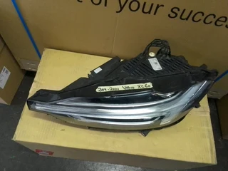 (2019-2022) VOIVO XC 60 LEFT SIDE LED HEADLIGHT FOR SALE