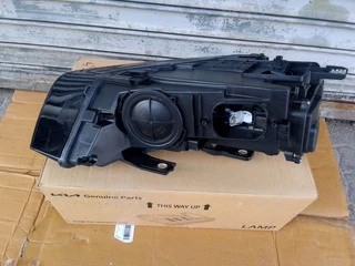(2016-2020) AUDI Q3 LEFT SIDE LED XENON HEADLIGHT FOR SALE