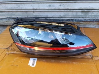 (2013-2016) VW GOLF 7 GTI RIGHT SIDE LED XENON HEADLIGHT FOR SALE. IN GOOD CONDITION