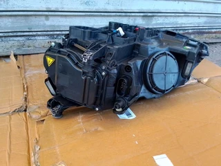 (2013-2016) VW GOLF 7 GTI RIGHT SIDE LED XENON HEADLIGHT FOR SALE. IN GOOD CONDITION