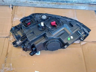 (2013-2016) VW GOLF 7 GTI RIGHT SIDE LED XENON HEADLIGHT FOR SALE. IN GOOD CONDITION