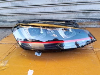 (2013-2016) VW GOLF 7 GTI RIGHT SIDE LED XENON HEADLIGHT FOR SALE. IN GOOD CONDITION