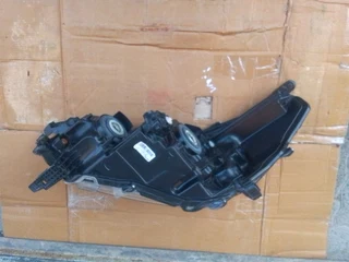 (2021-2023) TOYOTA HILUX GD6 RIGHT SIDE NORMAL HEADGHT FOR SALE