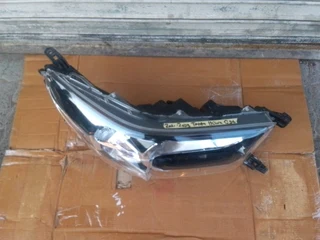 (2021-2023) TOYOTA HILUX GD6 RIGHT SIDE NORMAL HEADGHT FOR SALE