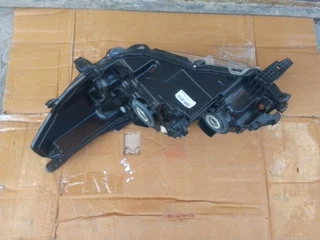 (2021-2023) TOYOTA HILUX GD6 RIGHT SIDE NORMAL HEADGHT FOR SALE