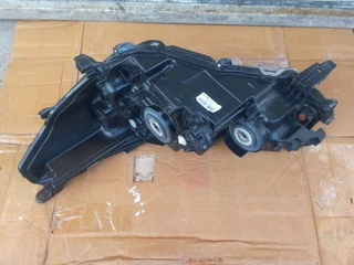 (2021-2023) TOYOTA HILUX GD6 RIGHT SIDE NORMAL HEADGHT FOR SALE