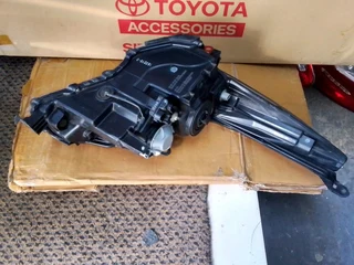 (2017-2021) TOYOTA FORTUNER LEFT SIDE NORMAL HEADGHT FOR SALE