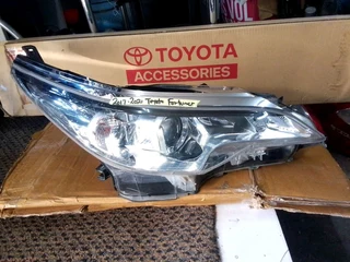 (2017-2021) TOYOTA FORTUNER RIGHT SIDE NORMAL HEADGHT FOR SALE.