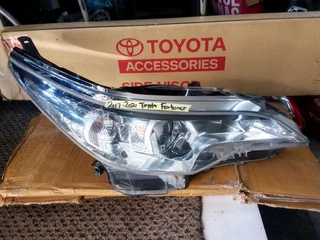 (2017-2021) Toyota Fortuner Right Side Normal Headght For Sale.