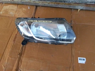 (2014-2018)  RENULT SANDERO RIGHT SIDE NORMAL HEADLIGHT FOR SALE