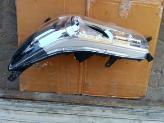 (2016-2020) TOYOTA HILUX GD6 LEFT SIDE NORMAL HEADLIGHT FOR SALE  .IN GOOD CONDITION.
