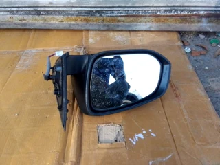 (2016-2020) TOYOTA FORTUNER LEFT SIDE MIRROR FOR SALE