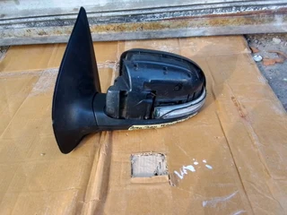 (2010-2014) HYUNDAI i20 LEFT SIDE MIRROR FOR SALE