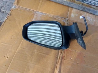 (2016-2020 ) TOYOTA HILUX GD6 RIGHT SIDE MIRROR FOR SALE