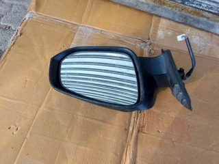 (2016-2020 ) TOYOTA HILUX GD6 RIGHT SIDE MIRROR FOR SALE