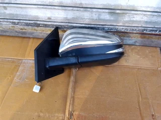 (2016-2020) TOYOTA HILUX GD6 LEFT SIDE MIRROR FOR SALE