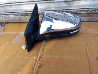 (2016-2020) TOYOTA HILUX GD6 LEFT SIDE MIRROR FOR SALE