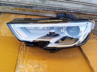 (2017-2020) AUDI A3 LEFT SIDE LED XENON HEADLIGHT FOR SALE . IN GOOD CONDITION.