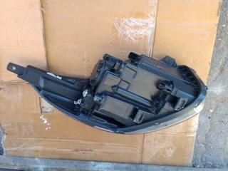 (2017-2020) KIA PICANTO LEFT SIDE NORMAL HEADLIGHT FOR SALE  .IN GOOD CONDITION