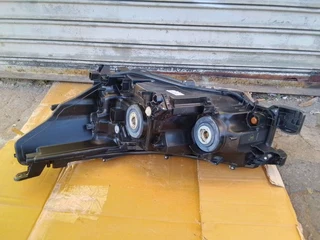 (2021-2023) TOYOTA HILUX GD6 RIGHT SIDE NORMAL HEADLIGHT FOR SALE