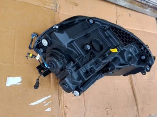 (2018-2021) VW GOLF 7.5 RIGHT SIDE LED XENON HEADLIGHT FOR SALE .IN GOOD CONDITION