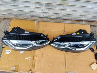 ( 2018-2021) VW GOLF 7.5 LEFT AND RIGHT LED XENON HEADLIGHT FOR SALE . IN GOOD CONDITION