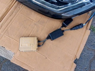 ( 2018-2021) VW GOLF 7.5 LEFT AND RIGHT LED XENON HEADLIGHT FOR SALE . IN GOOD CONDITION