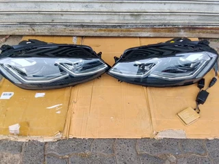 ( 2018-2021) VW GOLF 7.5 LEFT AND RIGHT LED XENON HEADLIGHT FOR SALE . IN GOOD CONDITION
