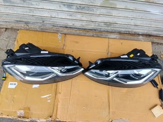 ( 2018-2021) VW GOLF 7.5 LEFT AND RIGHT LED XENON HEADLIGHT FOR SALE . IN GOOD CONDITION