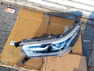 ( 2021-2023) TOYOTA HILUX GD6 LEF SIDE LED HEADLIGHT FOR SALE