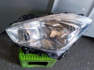 (2017-2021) SUZUKI SWIFT LEFT SIDE NORMAL HEADLIGHT FOR SALE . IN GOOD CONDITION