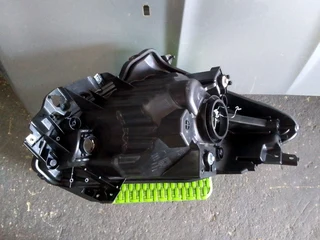 (2017-2021) SUZUKI SWIFT LEFT SIDE NORMAL HEADLIGHT FOR SALE . IN GOOD CONDITION