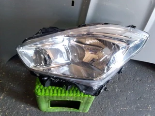 (2017-2021) SUZUKI SWIFT LEFT SIDE NORMAL HEADLIGHT FOR SALE . IN GOOD CONDITION