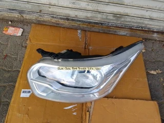 (2014-2020) FORD TRINSIT 250 VAN LEFT SIDE NORMAL HEADLIGHT  FOR SALE