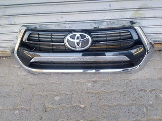 (2021-2023) TOYOTA HILUX GD6 GRILL FOR SALE