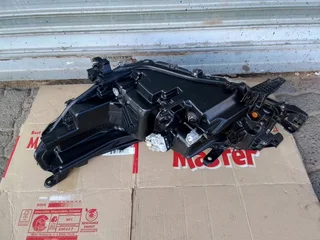 ( 2021-2023) TOYOTA HILUX GD6 RHS LED HEADLIGHT FOR SALE