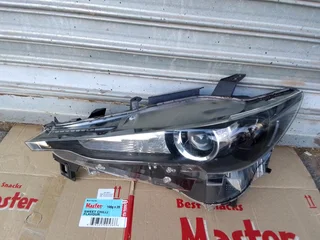(2017-2020) MAZDA CX5 LHS XENON HEADLIGHT FOR SALE