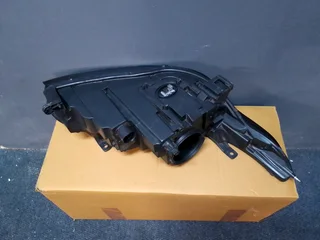 2014-2017 RANGE ROVER SPORT LHS XENON HEADLIGHT FOR SALE