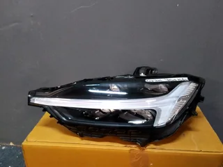 2018-2023 Voivo Xc60 Lhs Led Headlight For Sale