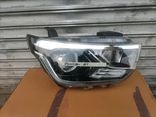 2018-2021 HYUNDAI H1 RHS XENON HEADLIGHT FOR SALE