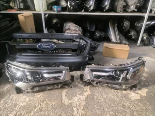 2021-2023 Toyota Hilux Legend Both Side Xenon Headlight For Sale