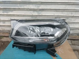 2019-2022 MERCEDES X CLAS BAKKIE W470 LHS LED XENON HEADLIGHT FOR SALE