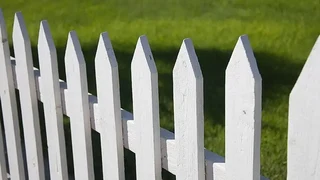 Picket fencing and bamboo fencing