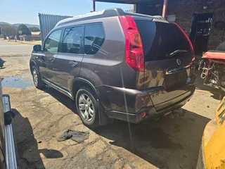 NISSAN X-TRAIL 2.5 PETROL