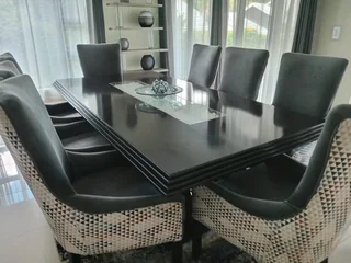 2 hand dining room in excellent condition