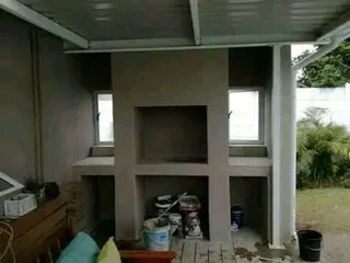 Braai stands/ Outdoor fireplace