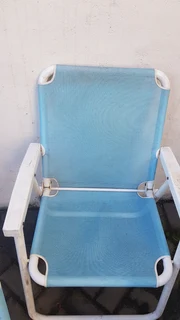 Pool/Patio side chairs plus lounger!